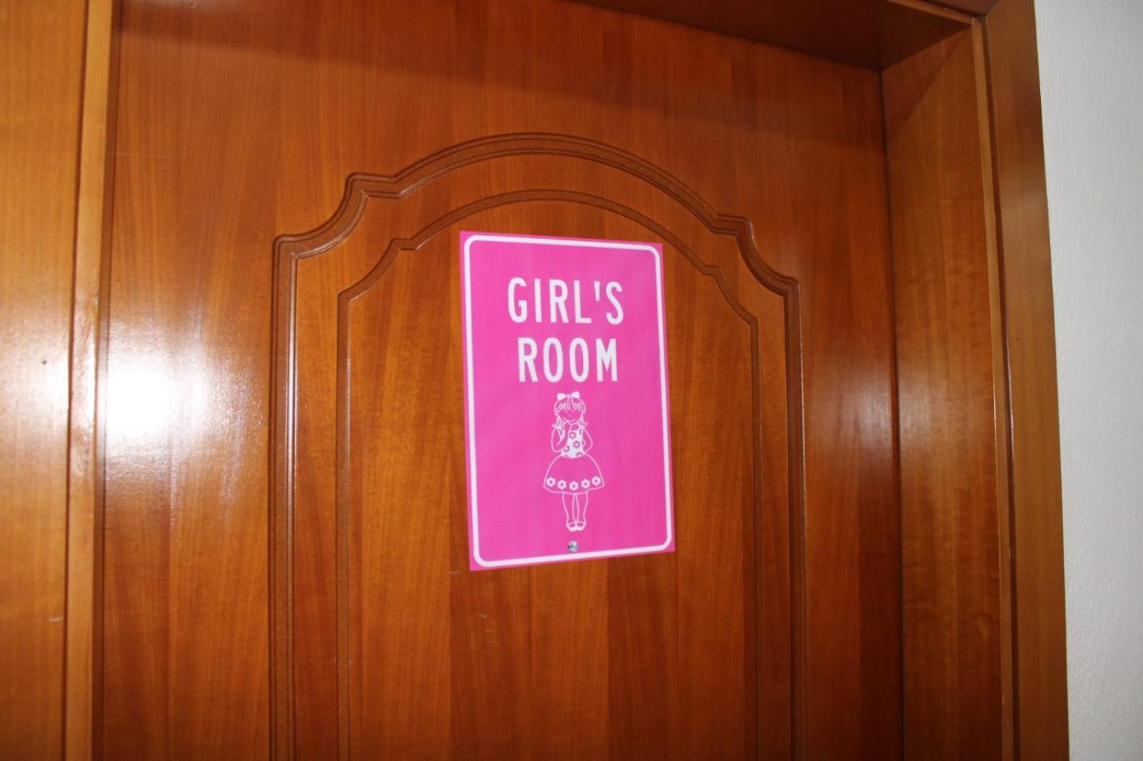 Crew Hostel 티라나 외부 사진